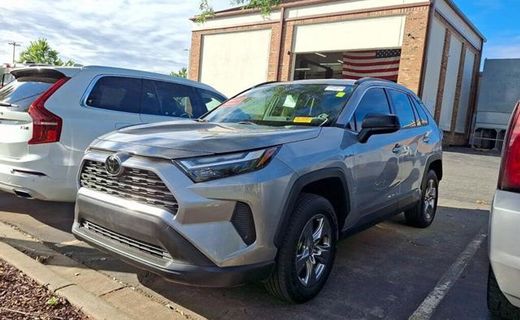 2025 Toyota RAV4 LE