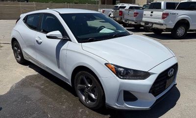 2020 Hyundai Veloster 2 0L AND