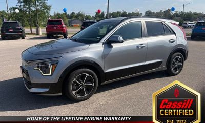 2023 Kia Niro SX