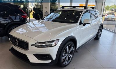 2026 Volvo V60CC Plus