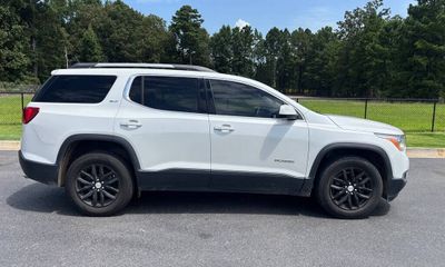 2017 GMC Acadia SLT 1