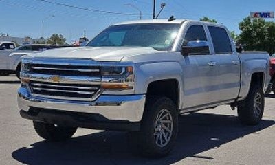 2017 Chevrolet Silverado LT