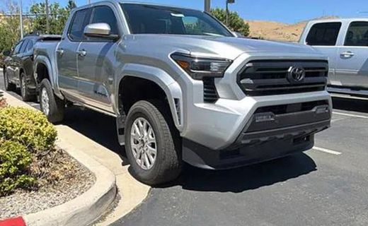 2025 Toyota Tacoma SR5