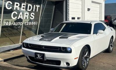 2015 Dodge Challenger SXT Plus