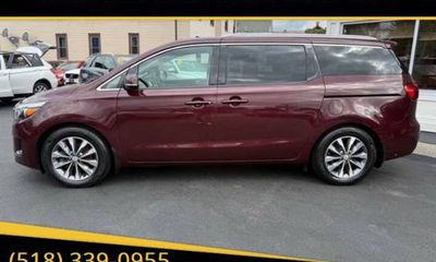 2016 Kia Sedona EX Middle Level