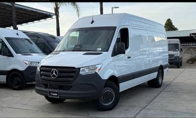 2025 Mercedes-Benz Sprinter 907 VS30