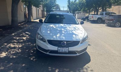 2015 Volvo V60CC Premier NON R