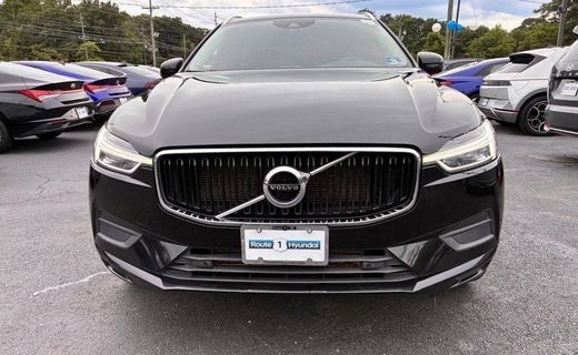 2018 Volvo XC60 Momentum