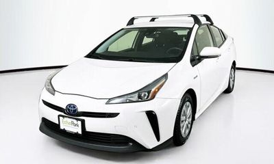 2021 Toyota Prius LE