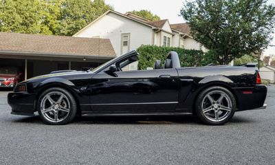 2003 Ford Mustang GT Deluxe Convertible