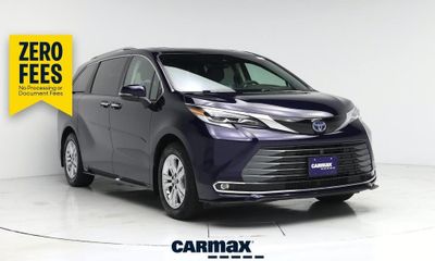 2023 Toyota Sienna Platinum