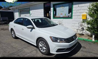2018 Volkswagen Passat S R Line