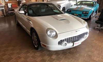 2002 Ford Thunderbird Base