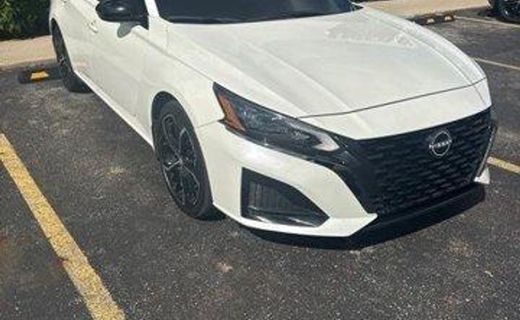 2023 Nissan Altima SR