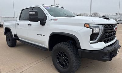 2024 Chevrolet Silverado HD ZR2