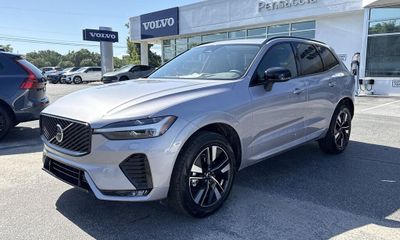 2026 Volvo XC60 Core
