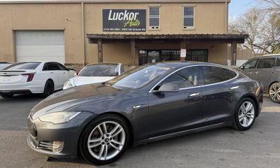 2015 Tesla Model S 85