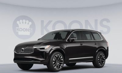 2025 Volvo XC90 Plus Bright