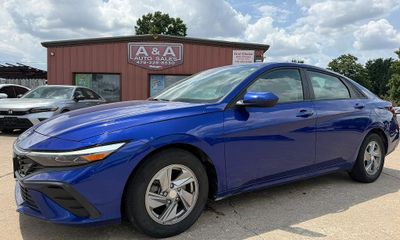 2024 Hyundai Elantra SE