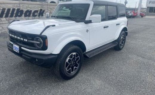 2026 Ford Bronco Outer Banks