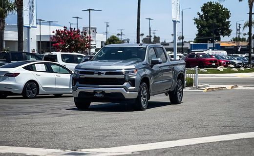 2026 Chevrolet Silverado LT