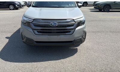 2025 Subaru Forester Premium Base