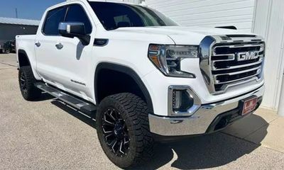 2020 GMC Sierra SLT