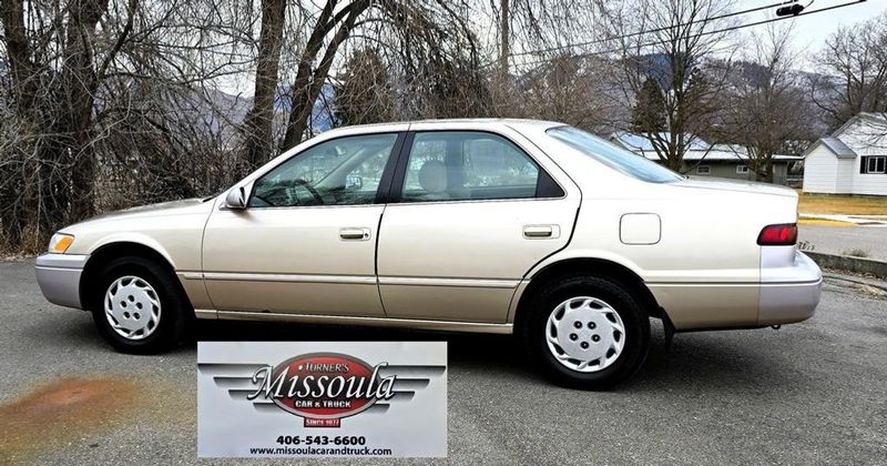 1998 Toyota Camry — a typically priced live listing