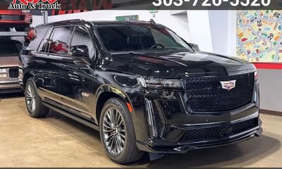 2023 Cadillac Escalade ESV V Sport