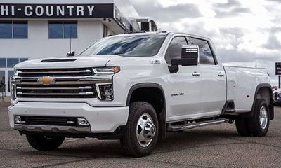 2023 Chevrolet Silverado HD High Country