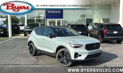 2026 Volvo XC40 Ultra Black Edition