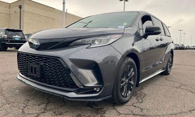 2025 Toyota Sienna XSE