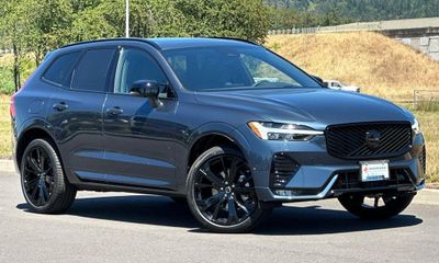 2026 Volvo XC60 Ultra Black Edition
