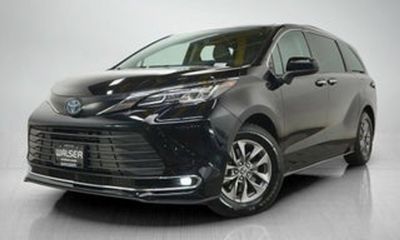 2023 Toyota Sienna LE
