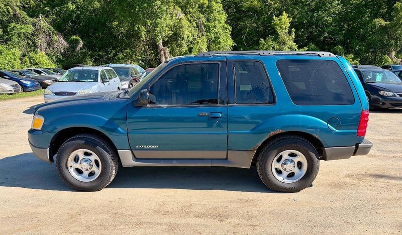 2001 Ford Explorer — a typically priced live listing