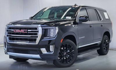 2022 GMC Yukon SLT