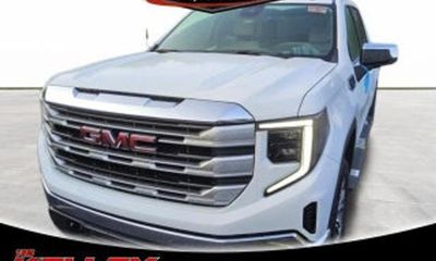 2024 GMC Sierra SLE
