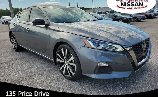 2022 Nissan Altima SR