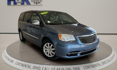 2011 Chrysler Town AND Country Touring L