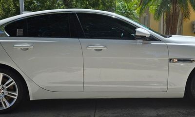 2017 Jaguar XE