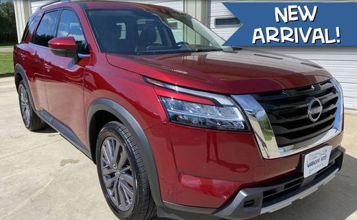 2024 Nissan Pathfinder SL