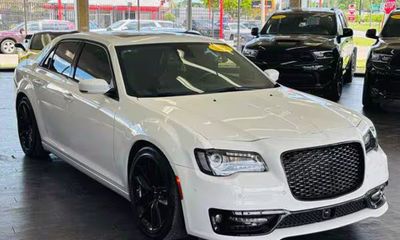 2023 Chrysler 300 300C