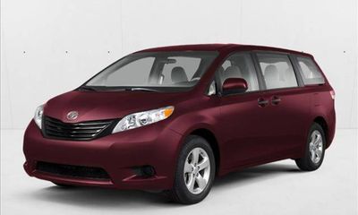 2011 Toyota Sienna Base 7 Passenger
