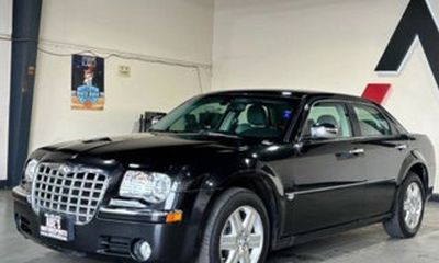 2007 Chrysler 300C Base