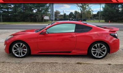 2015 Hyundai Genesis Coupe GLS Middle