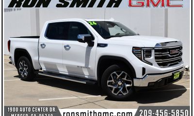 2026 GMC Sierra SLT
