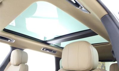 2026 Land Rover Range SE