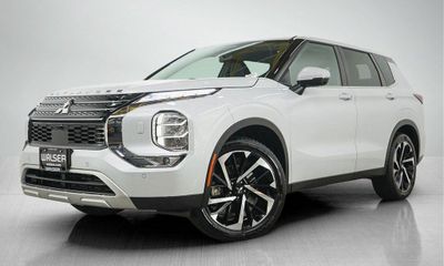 2023 Mitsubishi Outlander SE Black Edition