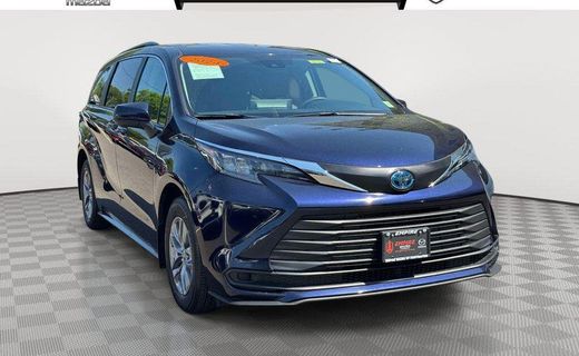 2024 Toyota Sienna LE