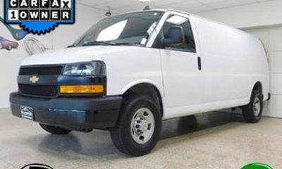 2025 Chevrolet Express LT EXT